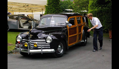 Chrysler Town & Country Station Wagon 1941  front